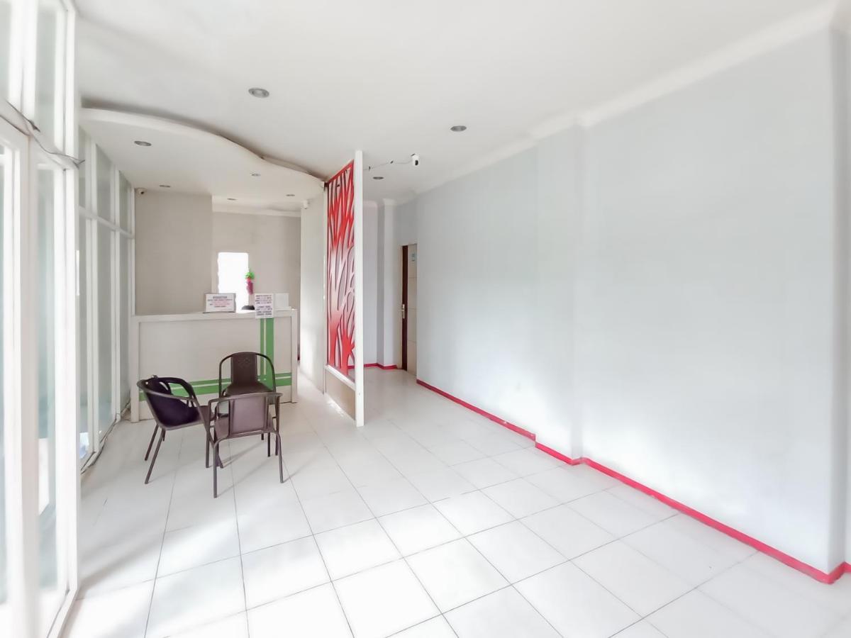 Martapura  Reddoorz Syariah Near Q-Mall Banjarbaru מראה חיצוני תמונה