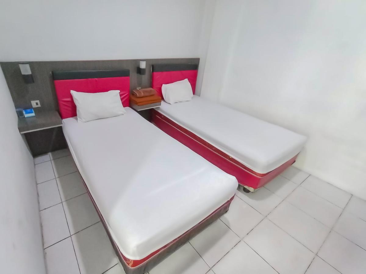 Martapura  Reddoorz Syariah Near Q-Mall Banjarbaru מראה חיצוני תמונה