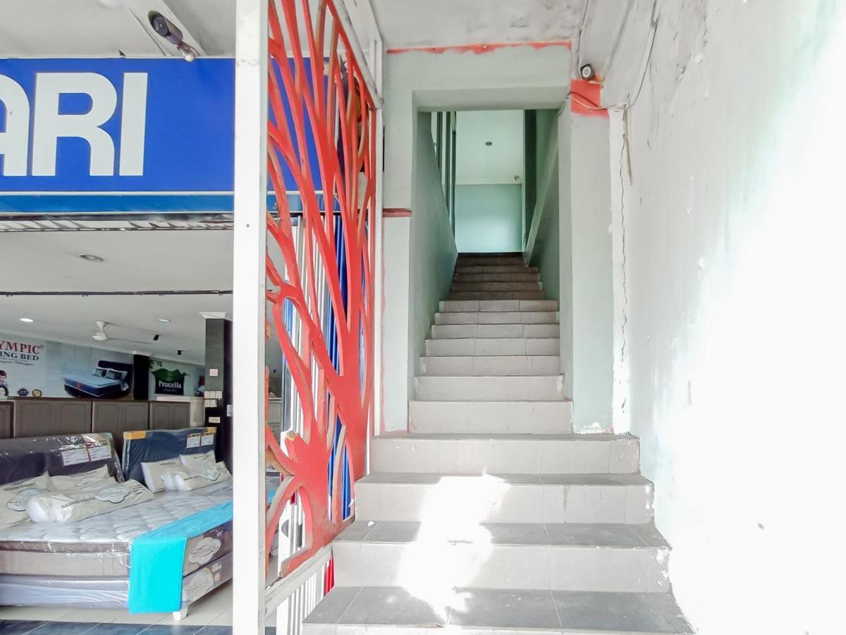 Martapura  Reddoorz Syariah Near Q-Mall Banjarbaru מראה חיצוני תמונה