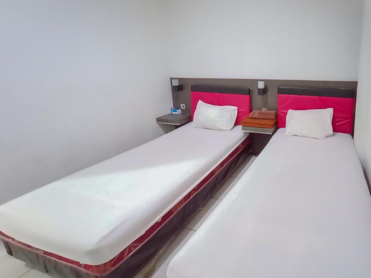 Martapura  Reddoorz Syariah Near Q-Mall Banjarbaru מראה חיצוני תמונה